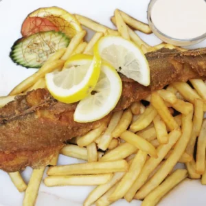 Római parti hekk <br> hasábburgonyával, kovászos uborkával